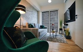 Aparthome 25 By Housine
